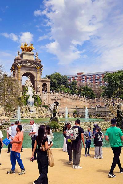Barcelona Fietstour Op Maat Fontein Bij Dierentuin